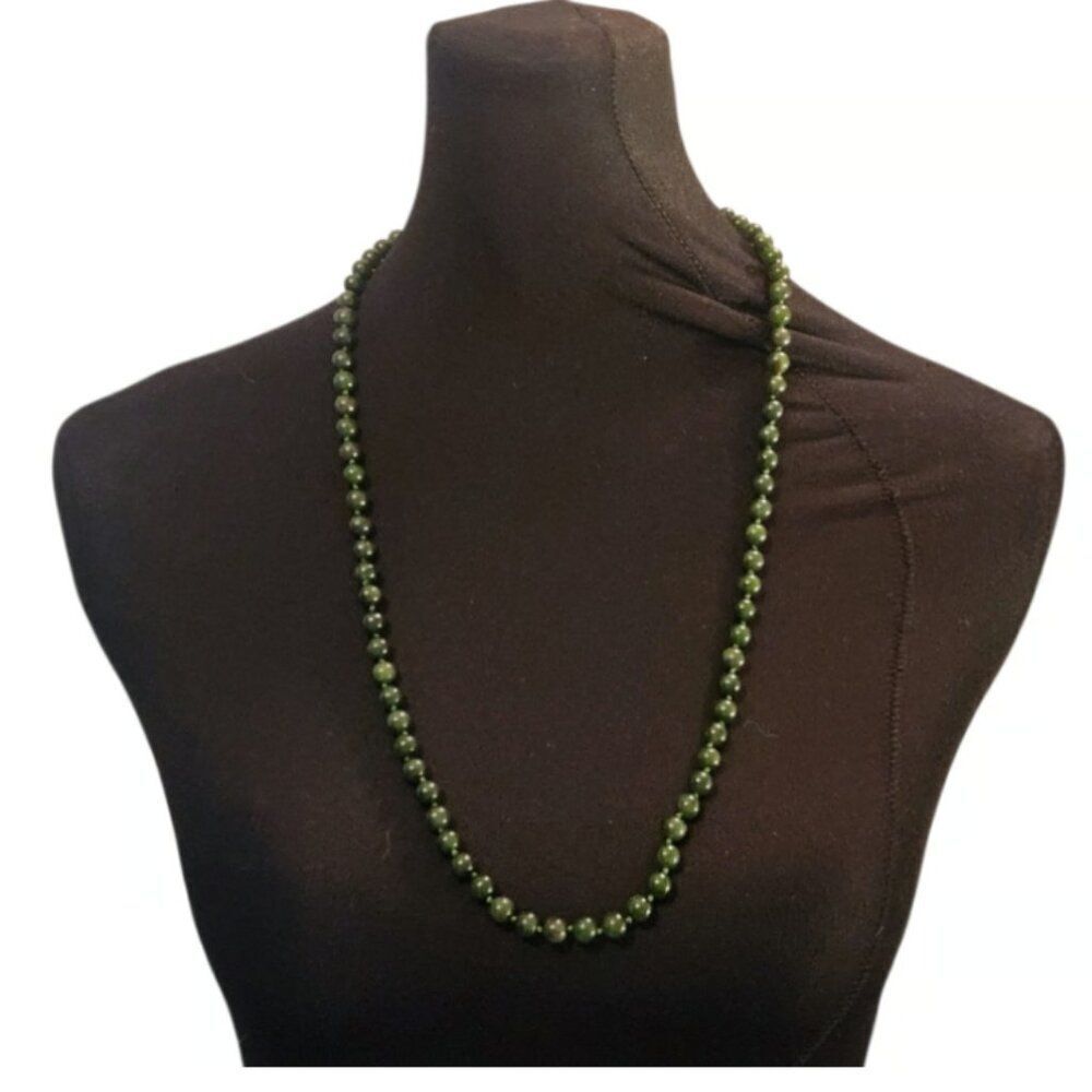 Jade Stone Necklace Vintage Beads 14.5 Inches Green Continuous String
